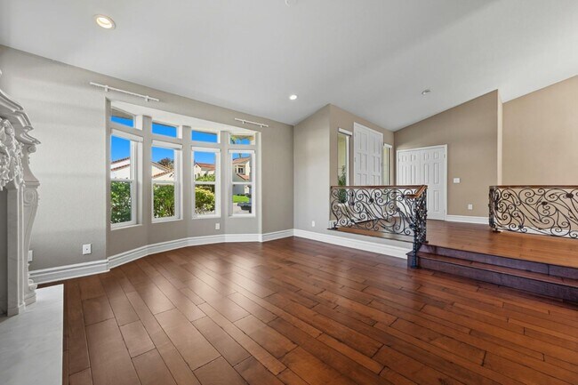 Building Photo - 4911 Amador Dr