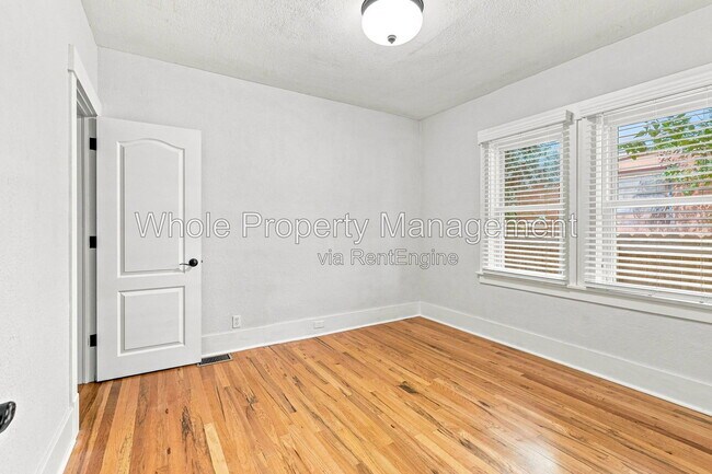 Building Photo - 630 S Clarkson St