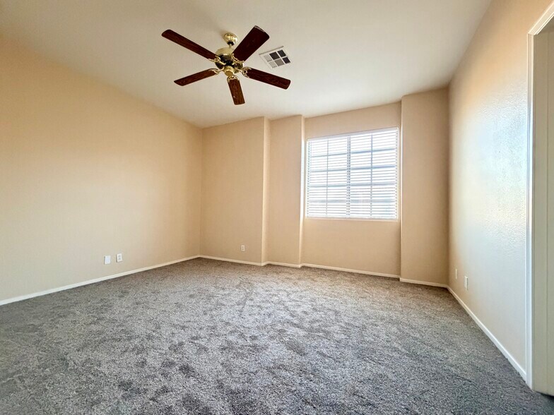 Building Photo - 2255 Ramsgate Dr