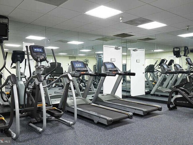 Building Photo - 7401 Westlake Terrace