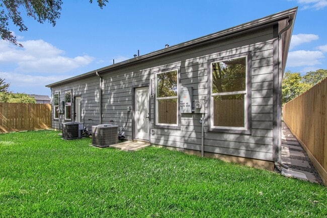 Building Photo - 3652 Seabrook St