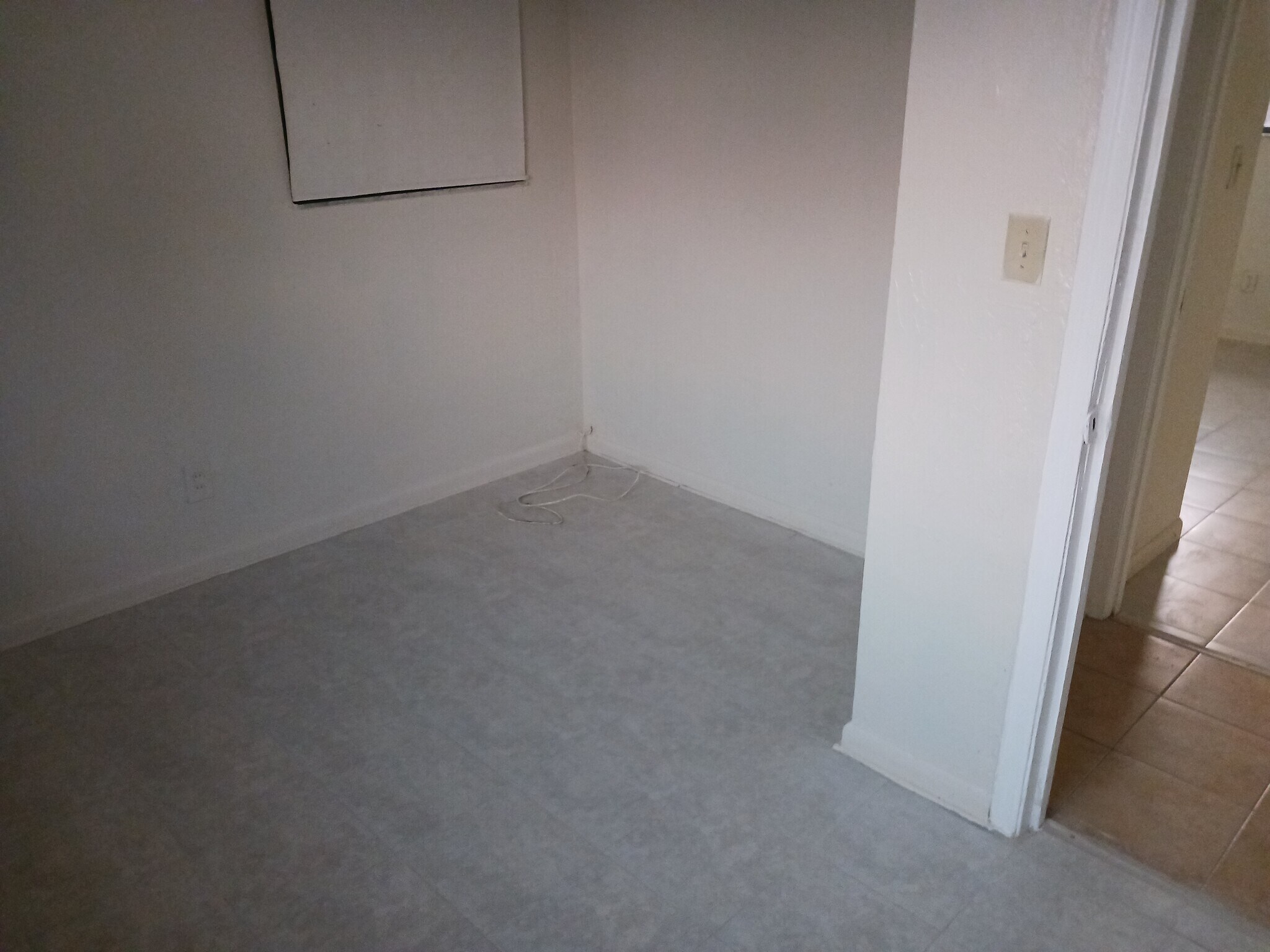 Building Photo - 2000 NW 27th St