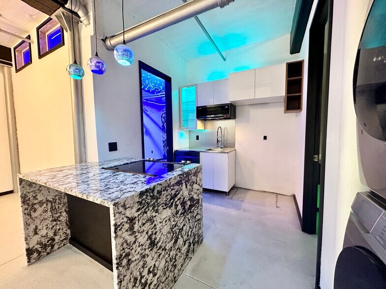 Building Photo - 109 Summer St