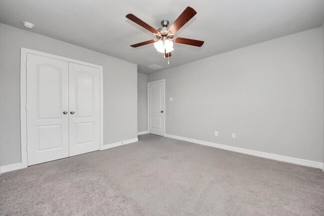 Building Photo - 196 Chestnut Meadow Dr