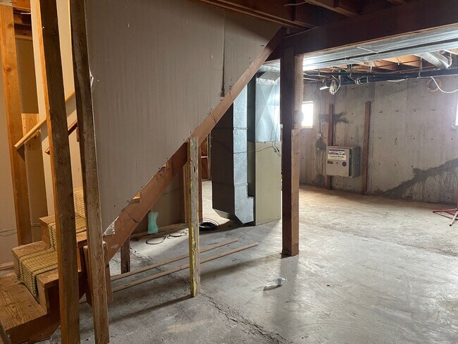 Building Photo - Country Living!!!