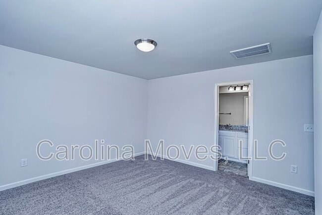 Building Photo - 4 Apricot Ln