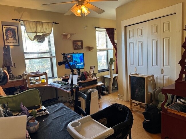 Building Photo - 20 Linwood St