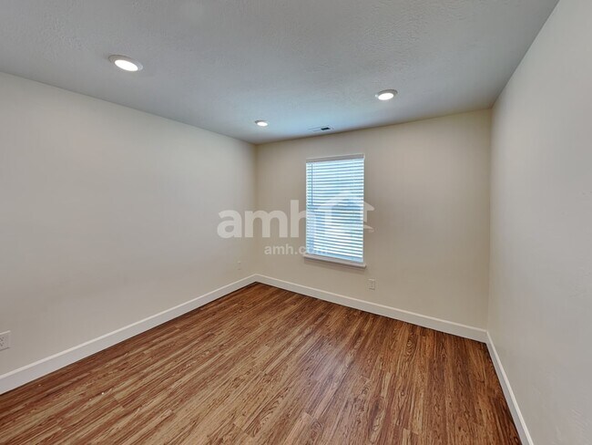 Building Photo - 2360 S Wild Horse Way