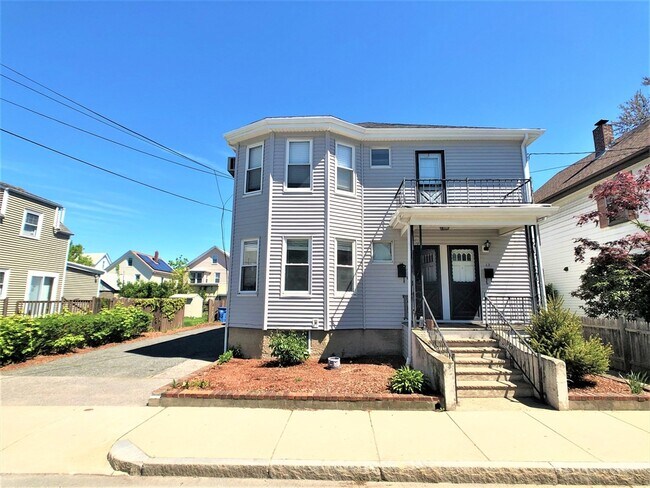 Primary Photo - 13 Benefit St