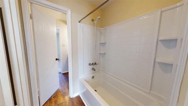 Building Photo - 309 Manuel Dr
