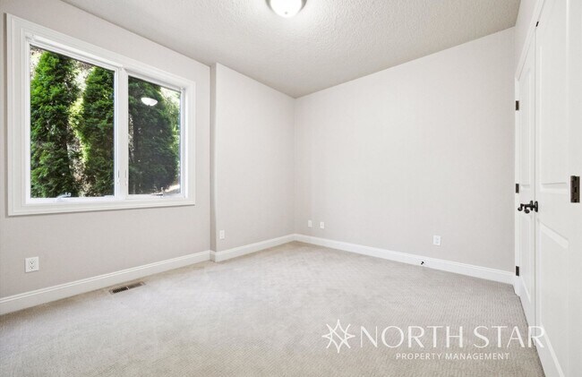 Building Photo - Executive Estate in Atherton Heights with ...