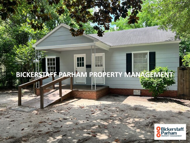Primary Photo - Great Family Home, Located off of Veterans...