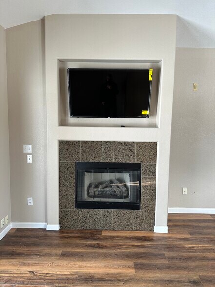 Building Photo - 6253 Kilmer Loop