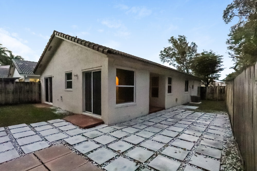 Building Photo - 14982 SW 143rd Terrace