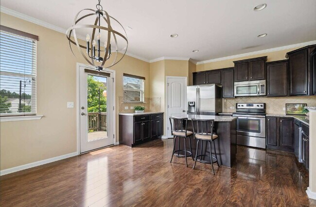 Building Photo - Spacious 3-Bedroom/3.5 Bathroom End-Unit T...