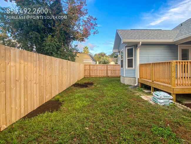 Building Photo - 5990 W Bay Point Dr