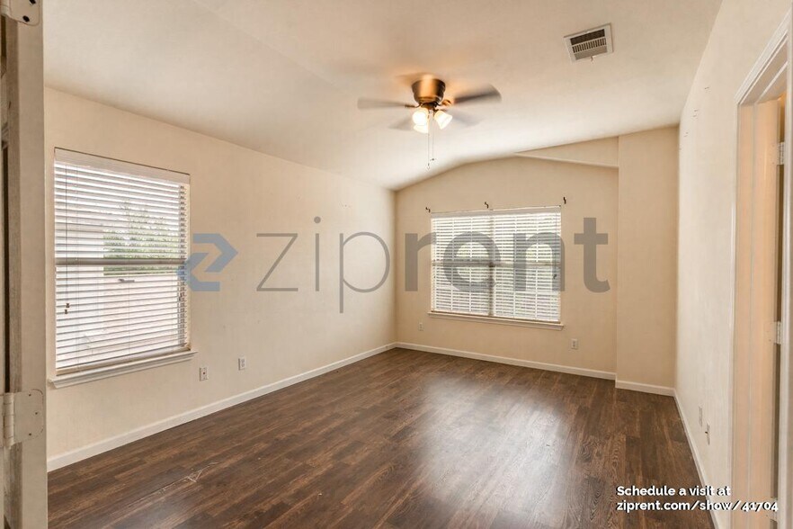 Building Photo - 632 Fort Thomas Pl