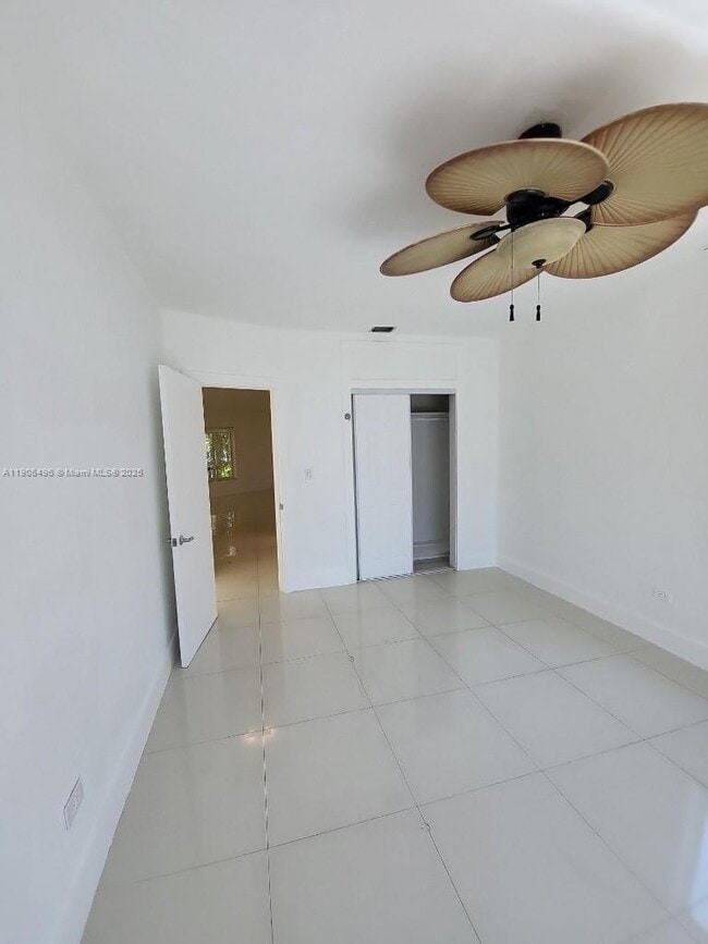 Building Photo - 7707 Hawthorne Ave