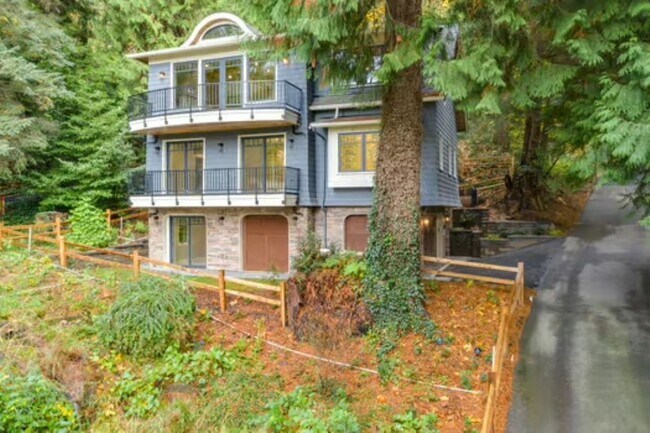 Building Photo - 3Bd/3.5Ba Kirkland Home