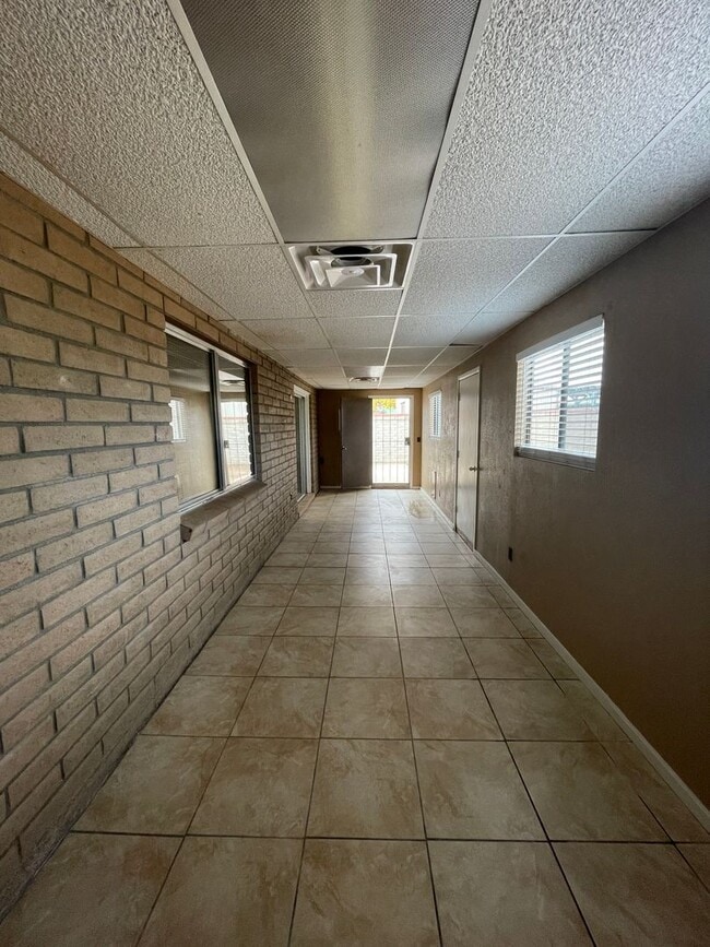 Building Photo - 4705 Pso Del Rico