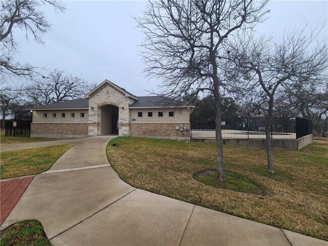 Building Photo - 5704 Levenwood Ln