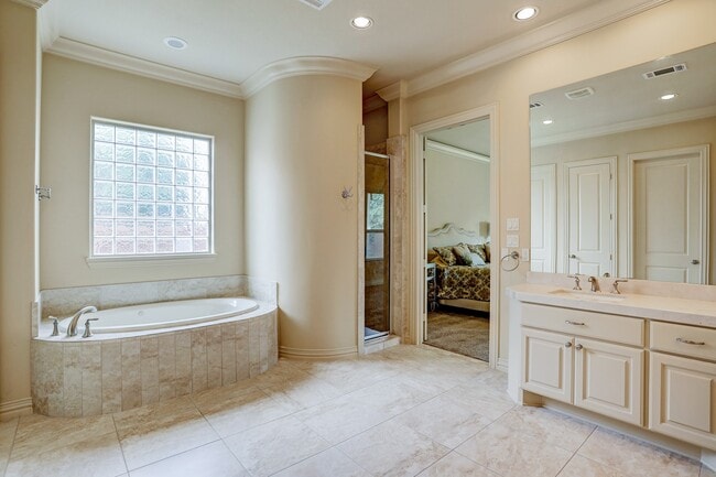 Building Photo - 1914 Mystic Arbor Ln