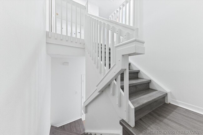 Building Photo - 402 Seminole Palms Dr