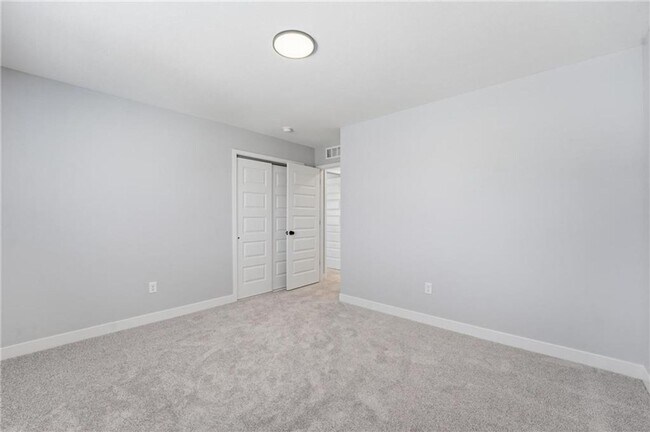 Building Photo - 707 Glenn Cir