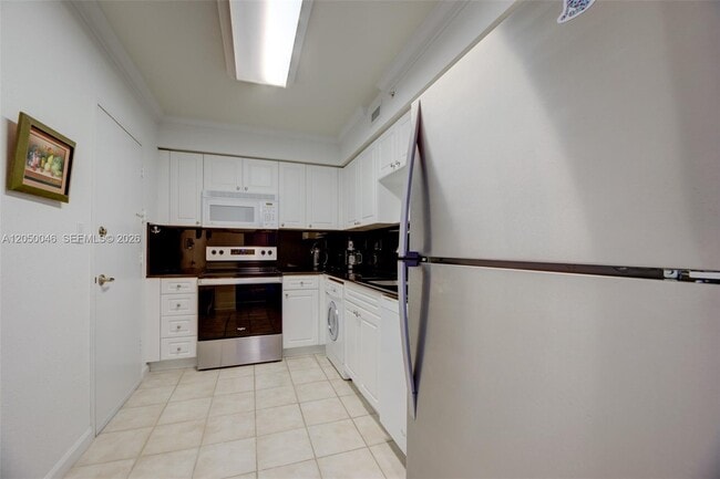 Building Photo - 2501 S Ocean Dr