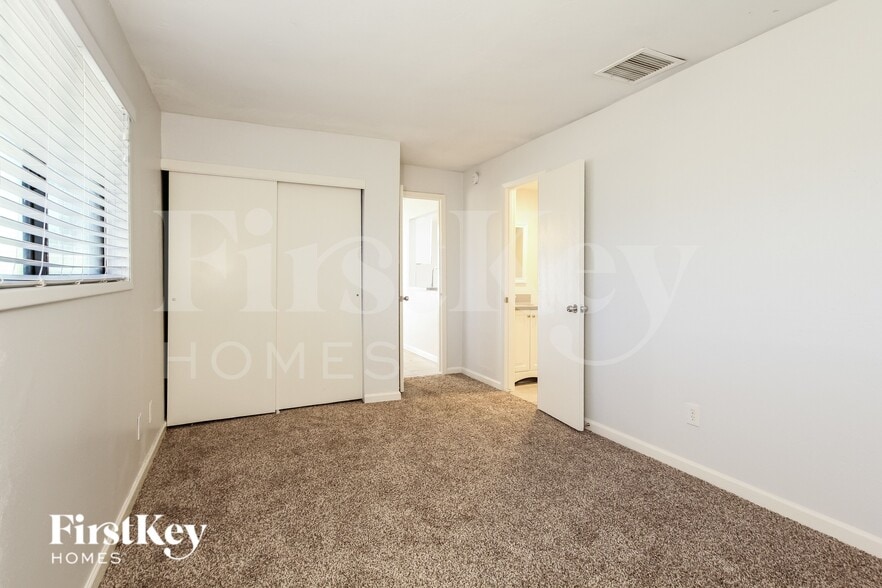 Building Photo - 9808 N 47th Ave