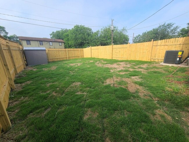 Building Photo - 1153 Magnolia St