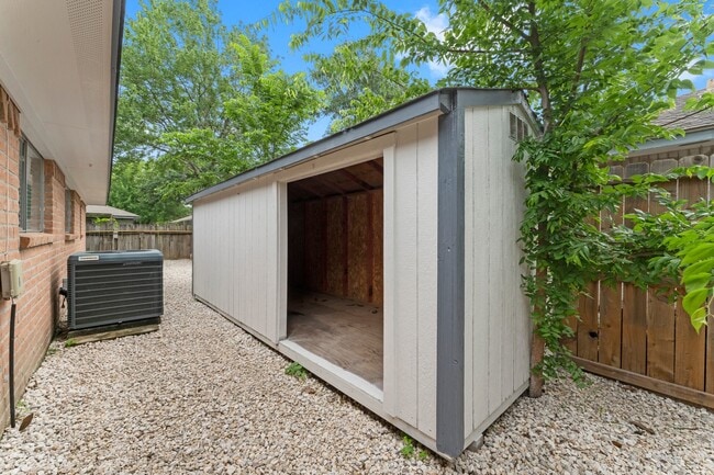 Building Photo - 10422 Rockcrest Rd