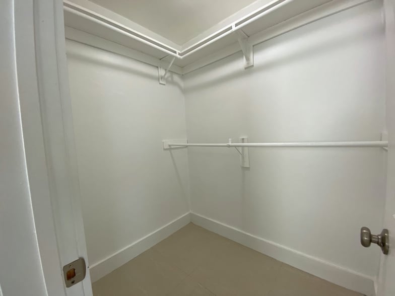Building Photo - 1362 SW 67th Ave