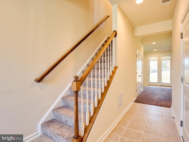 Building Photo - 127 Keller Ct