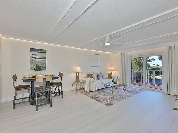 Building Photo - 7430 Sunshine Skyway Ln S