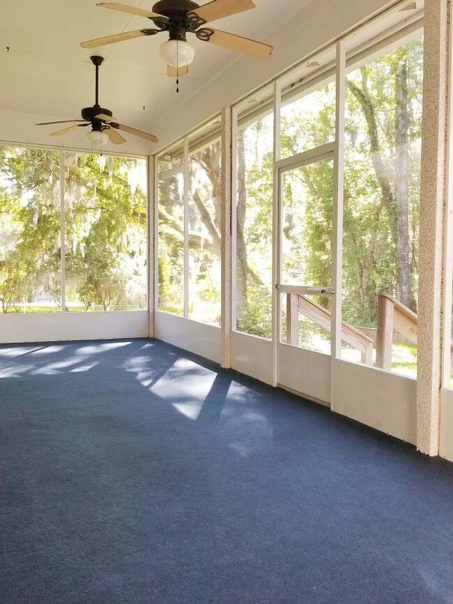 Building Photo - LEASE PENDING  8708 Castaway Cove Ct.