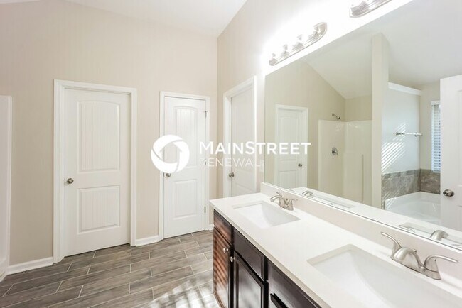 Building Photo - 3 Bedroom Pet-Friendly Home in ATLANTA, GA with Main Street Renewal