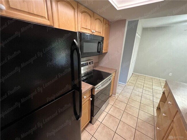 Building Photo - 170 Pinecone Ln