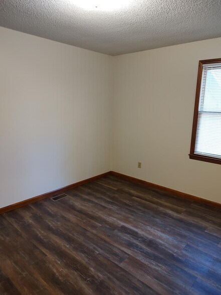 Building Photo - 170A Neel Rd