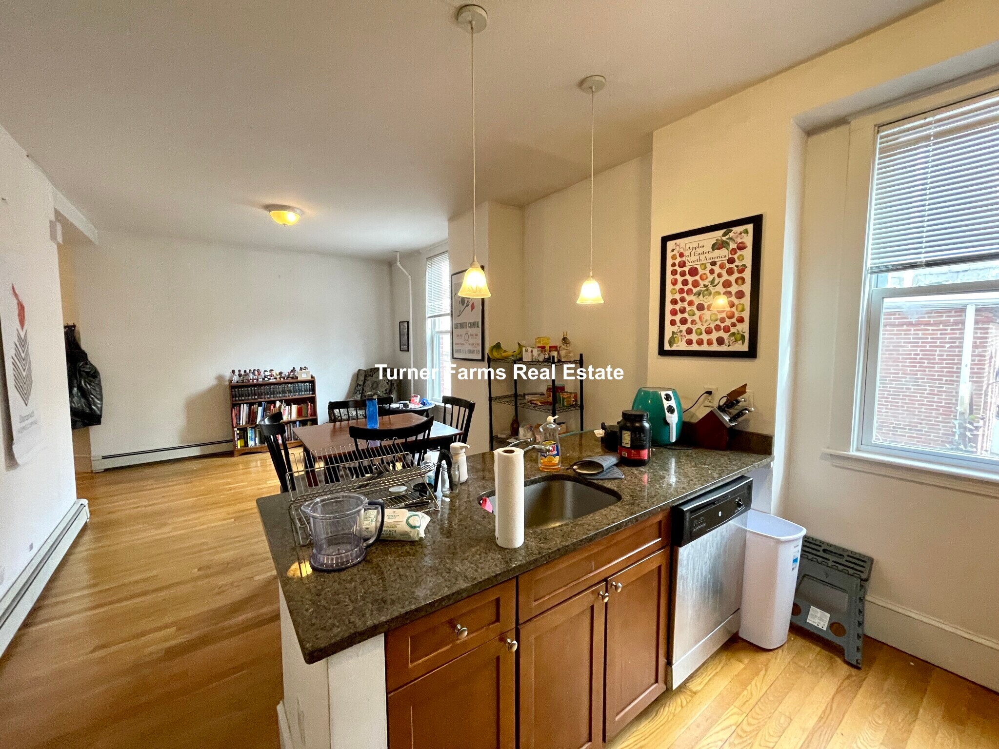 Building Photo - 38 Newton St