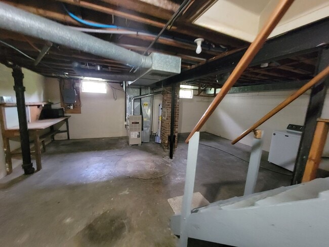 Building Photo - 3 Bedroom Single Family home for Rent