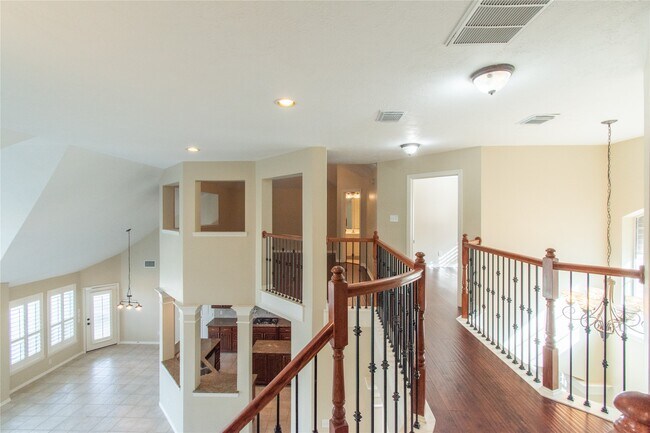 Building Photo - 2026 Arbor Cove