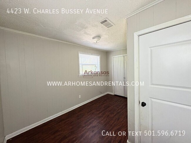 Building Photo - 4423 W Charles Bussey Ave