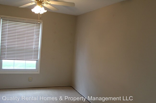 Building Photo - 2 br, 1 bath House - 7490 Hampton Dr.