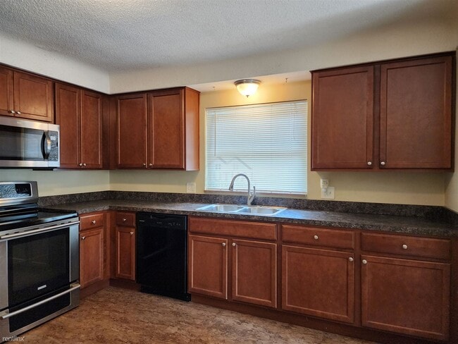 Building Photo - 3 br, 3.5 bath House - 25857 Westfield