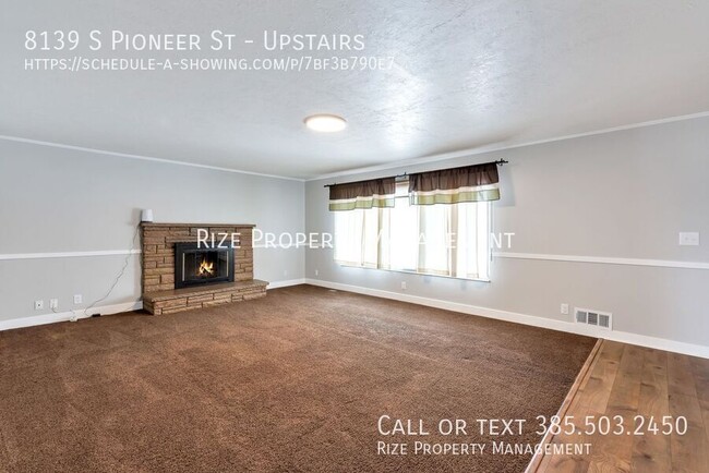 Building Photo - Desirable Upper Level Apartment