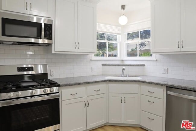 Building Photo - 4085 Van Buren Pl