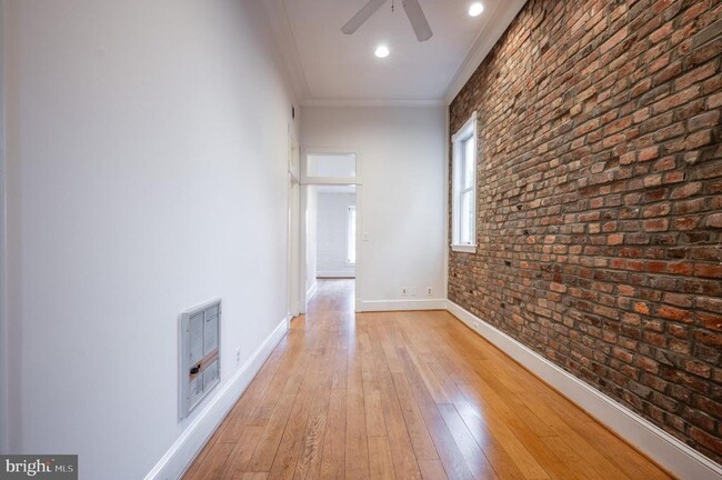 Building Photo - 310 Prince St