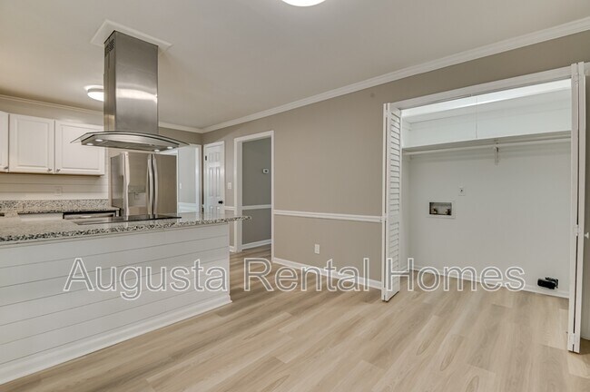 Building Photo - 454 Windtree Pl
