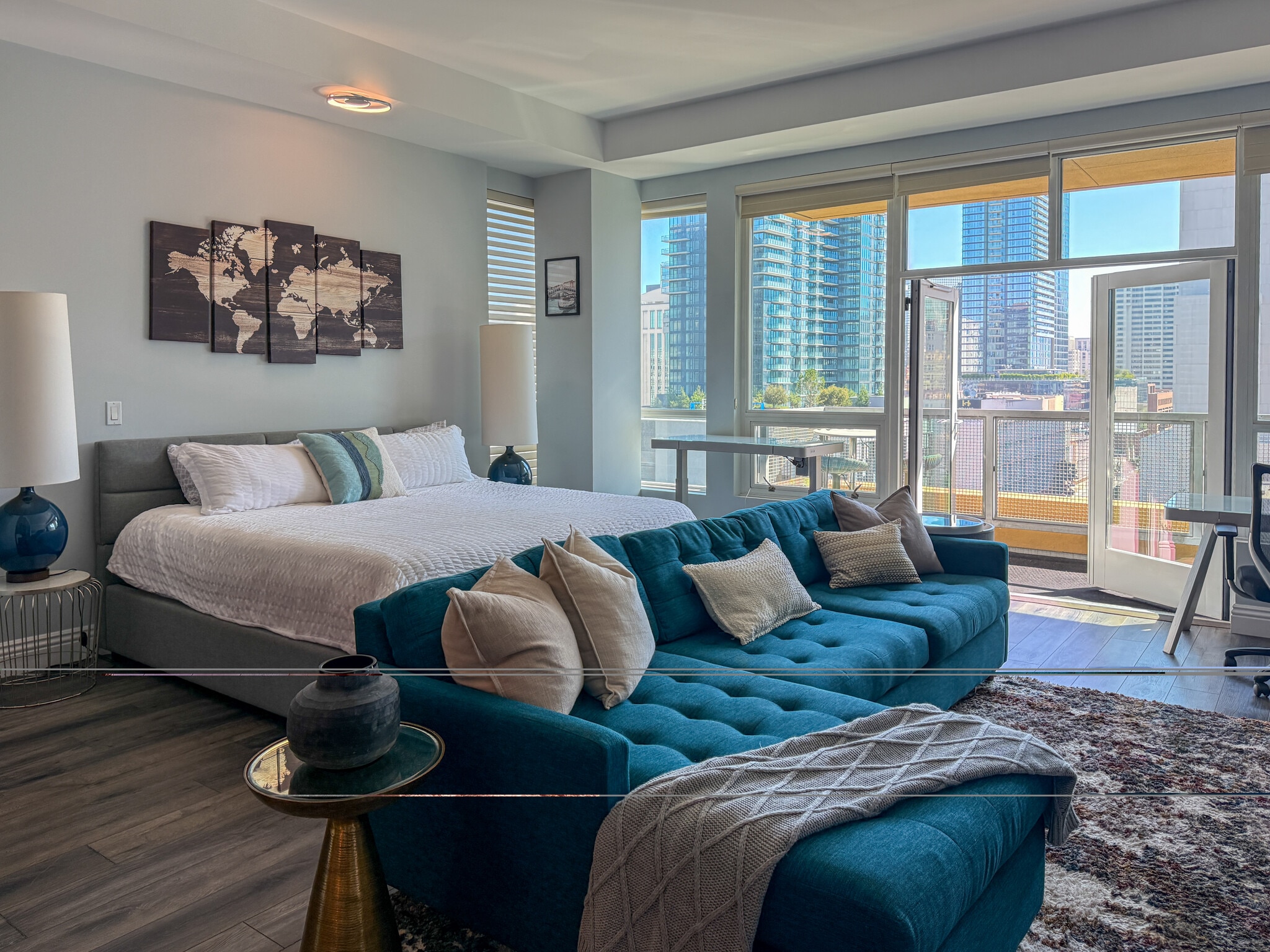 Building Photo - 350 W Ash St